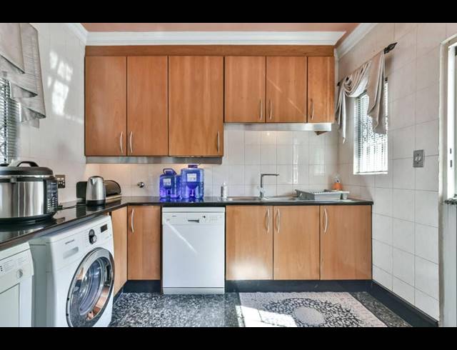 4 BEDROOM HOUSE FOR SALE IN SANDOWN